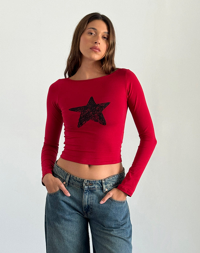 Top de manga larga Amabon en rojo adrenalina con estrella negra
