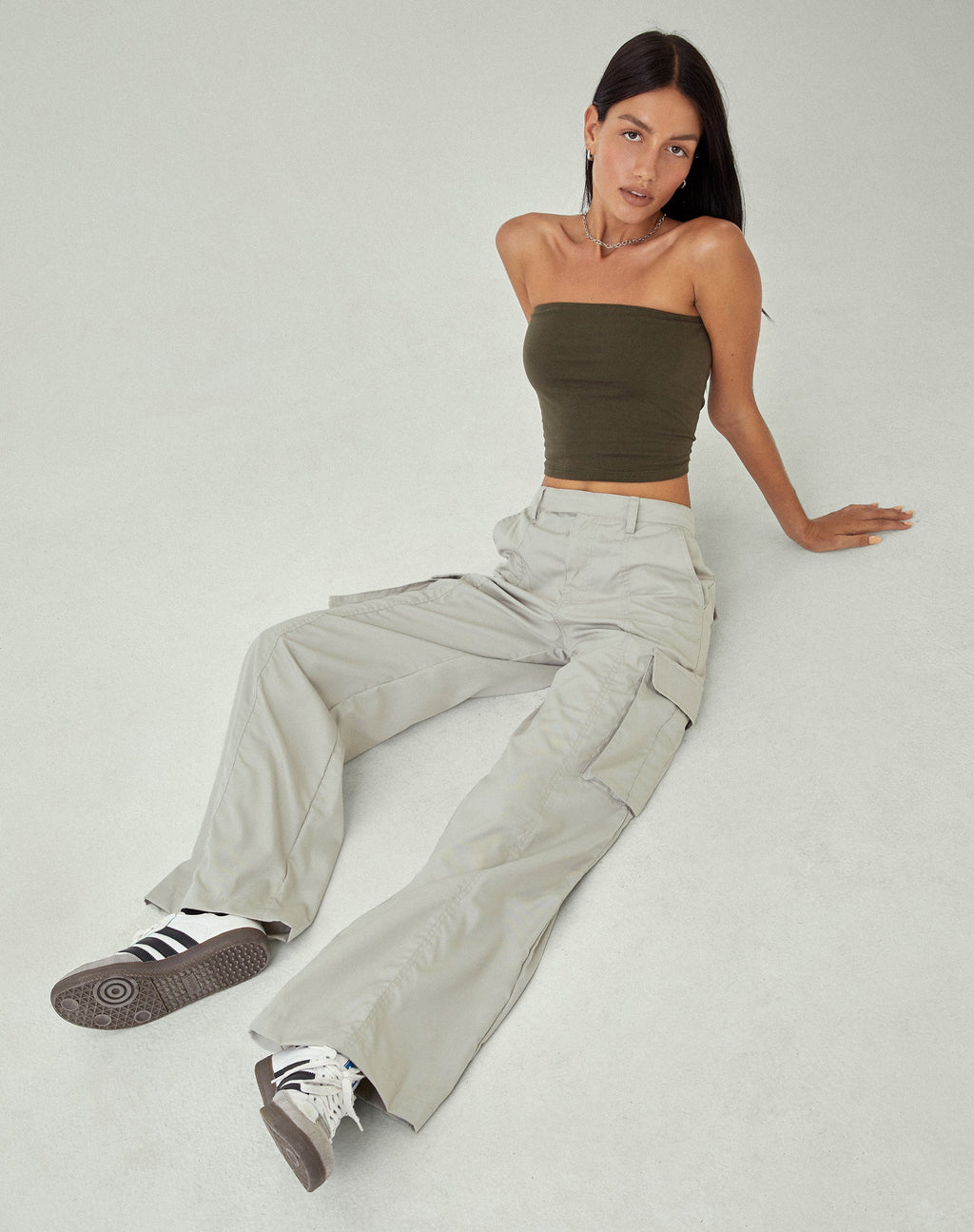 Pantalón cargo Calix de pata ancha en avena