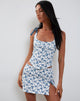 Imagen de la minifalda Yatri con estampado de lazos azules y blancos