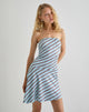 Imagen del minivestido Kagari de rayas diagonales azul claro