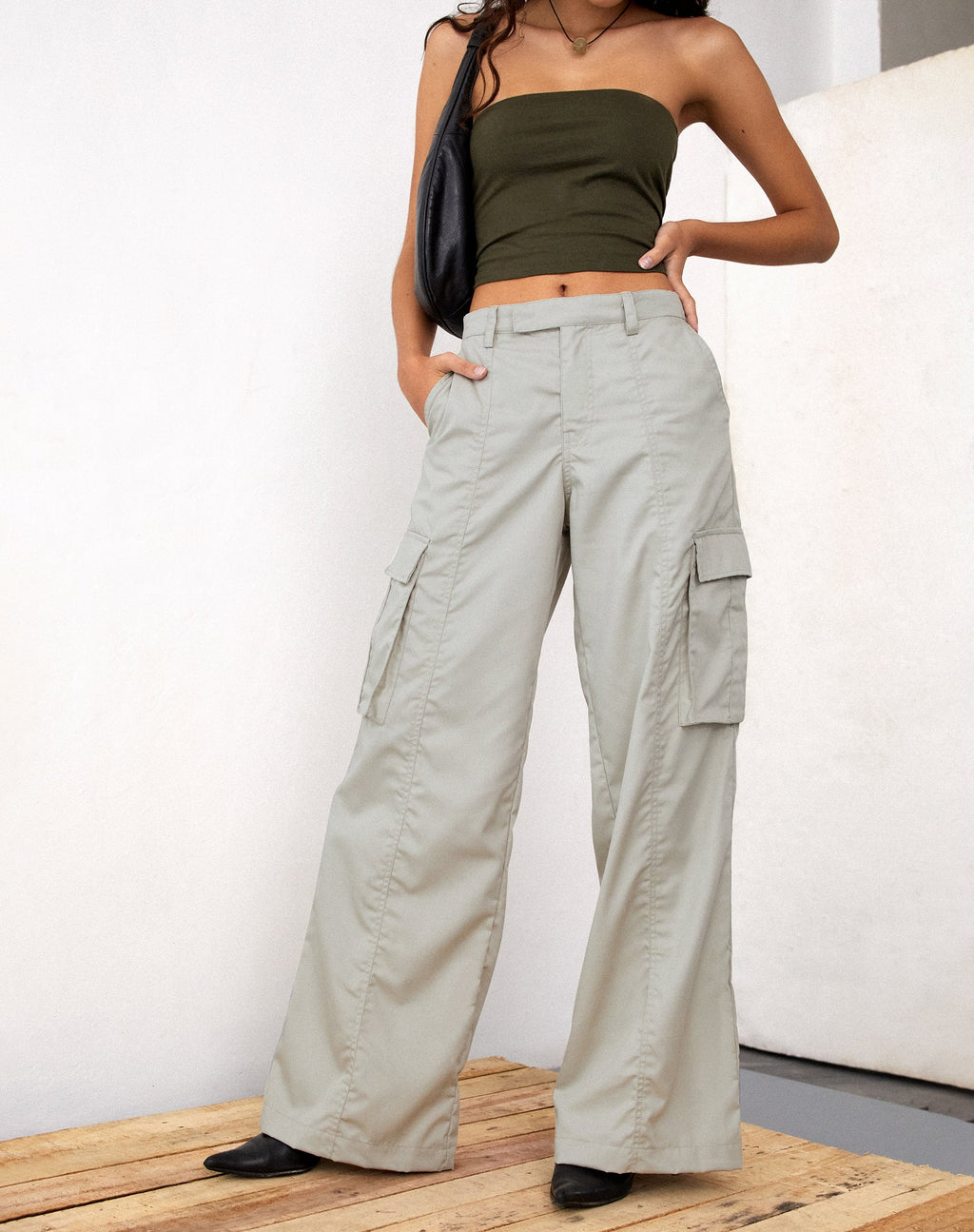 Pantalón cargo Calix de pata ancha en avena