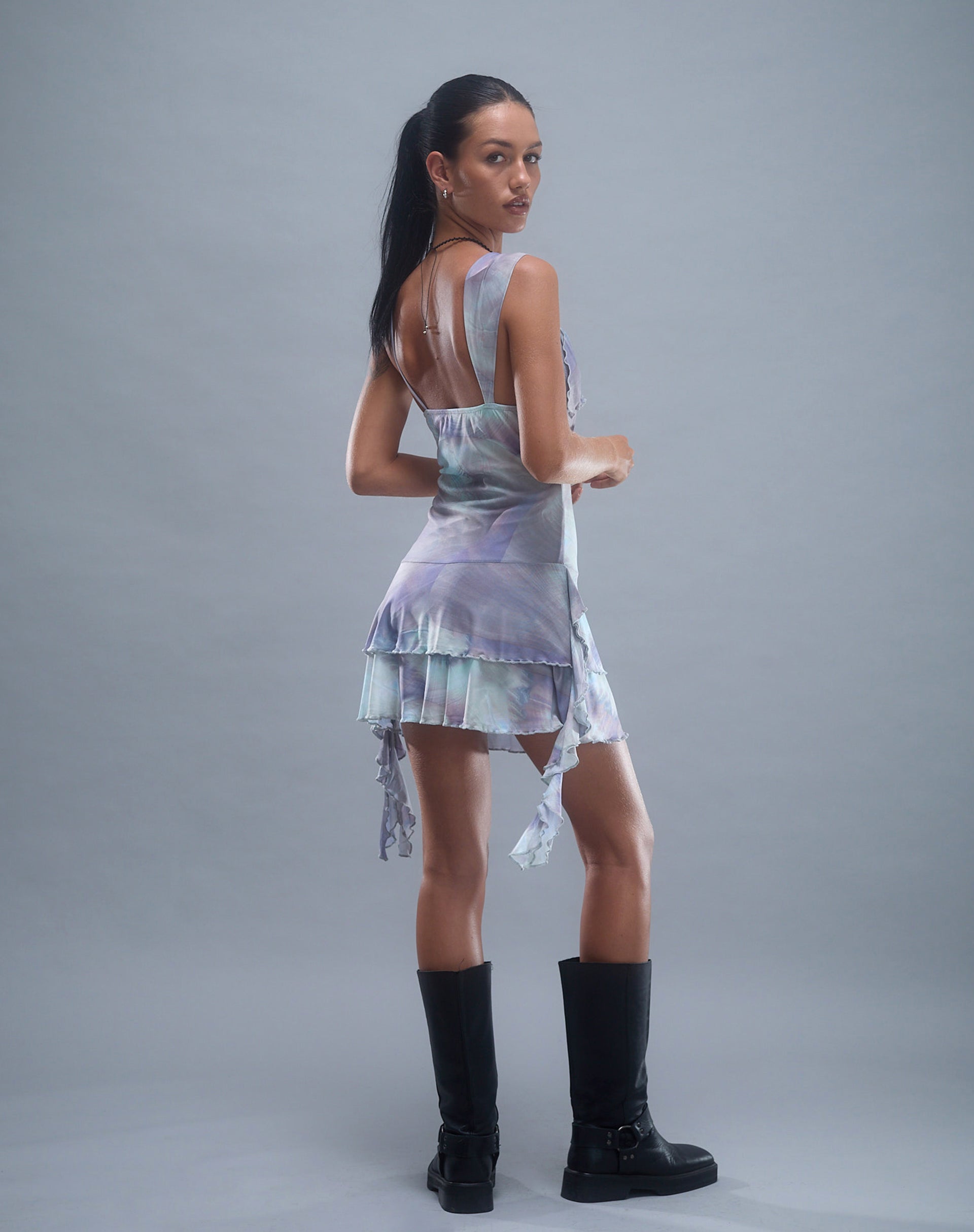 Imagen de Sabit Minivestido de malla con estampado de conchas nacaradas
