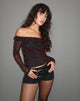 Imagen de Nihal Frill Bardot Top en Lips Flock Negro