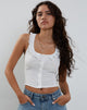 Imagen de Junko Top con botones y volante en blanco