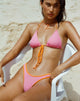 imagen de la braguita de bikini Farida en rizo rosa