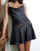 Imagen de Tahira Mini Slip Dress in Satin Negro