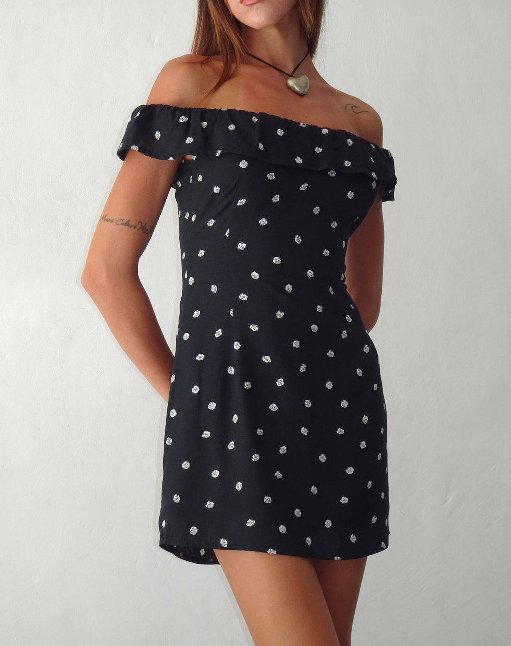 Yudia Bardot Mini Vestido en Ditsy Rose Negro