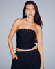 Imagen de Bertha Strapless Crop Top en negro con ojal