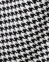 Pata de gallo en blanco y negro