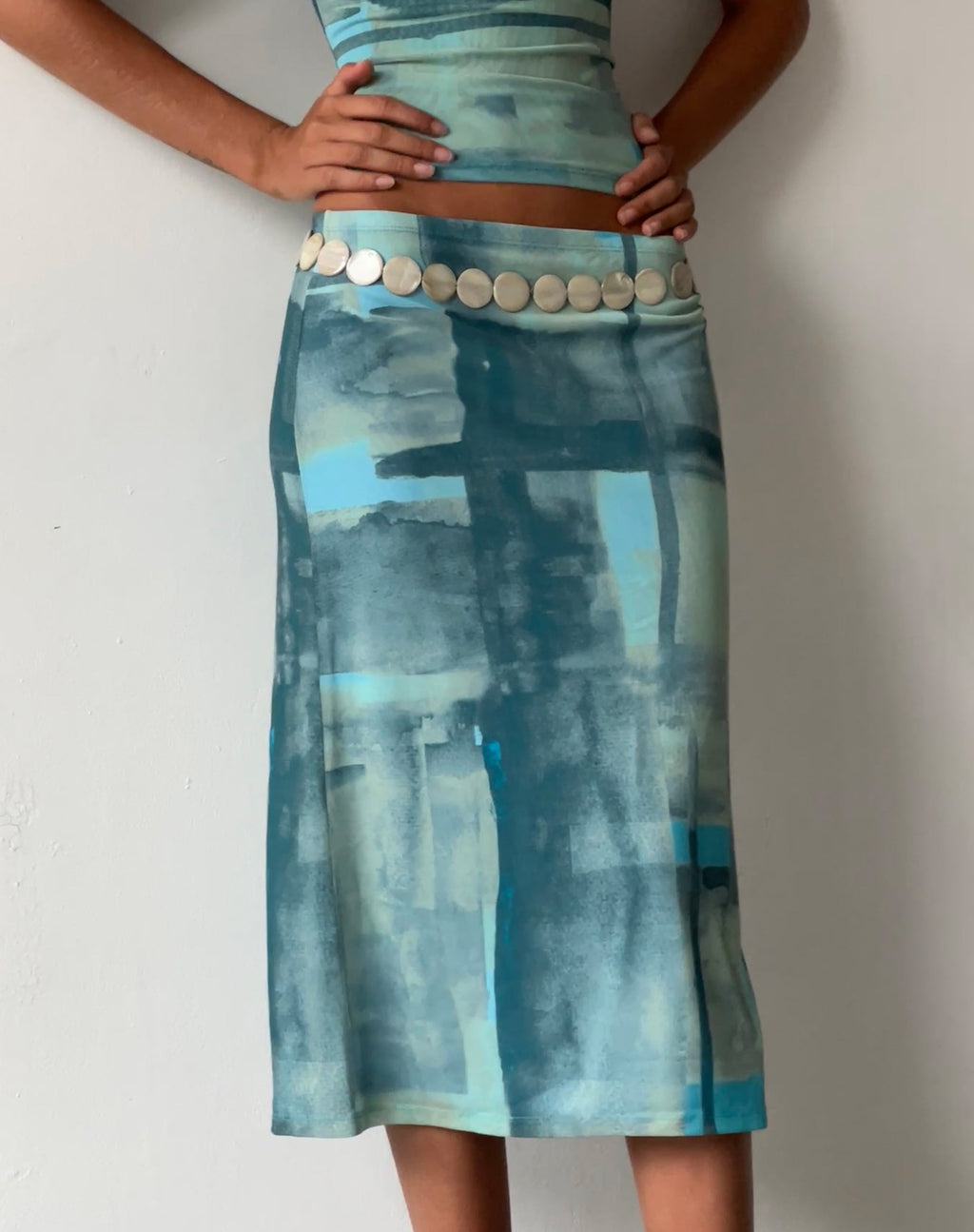 MOTEL X JACQUIE Gia Falda Midi de Malla Abstracta Pincel Verde