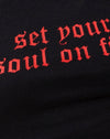 Negro con Set Your Soul On Fire en rojo