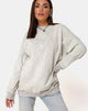 Imagen de sudadera Glo en crudo con mariposa bordada