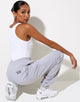 Imagen de Bamal Jogger en Lunar Rock con Motel Work Clothing Label Embro