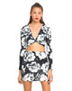Imagen de Motel Kira Twist Front Crop en Tonal Floral Negro Blanco