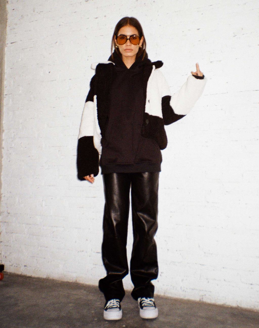 MOTEL X OLIVIA NEILL Pantalón Paralelo en Pu Negro