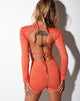Imagen de Quelia Crop Top en Trippy Waves Mandarina y Rosa