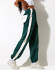 Imagen de Basile Jogger en verde bosque y blanco invierno