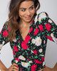 Imagen de Shon Wrap Top en Polka Rose Negro