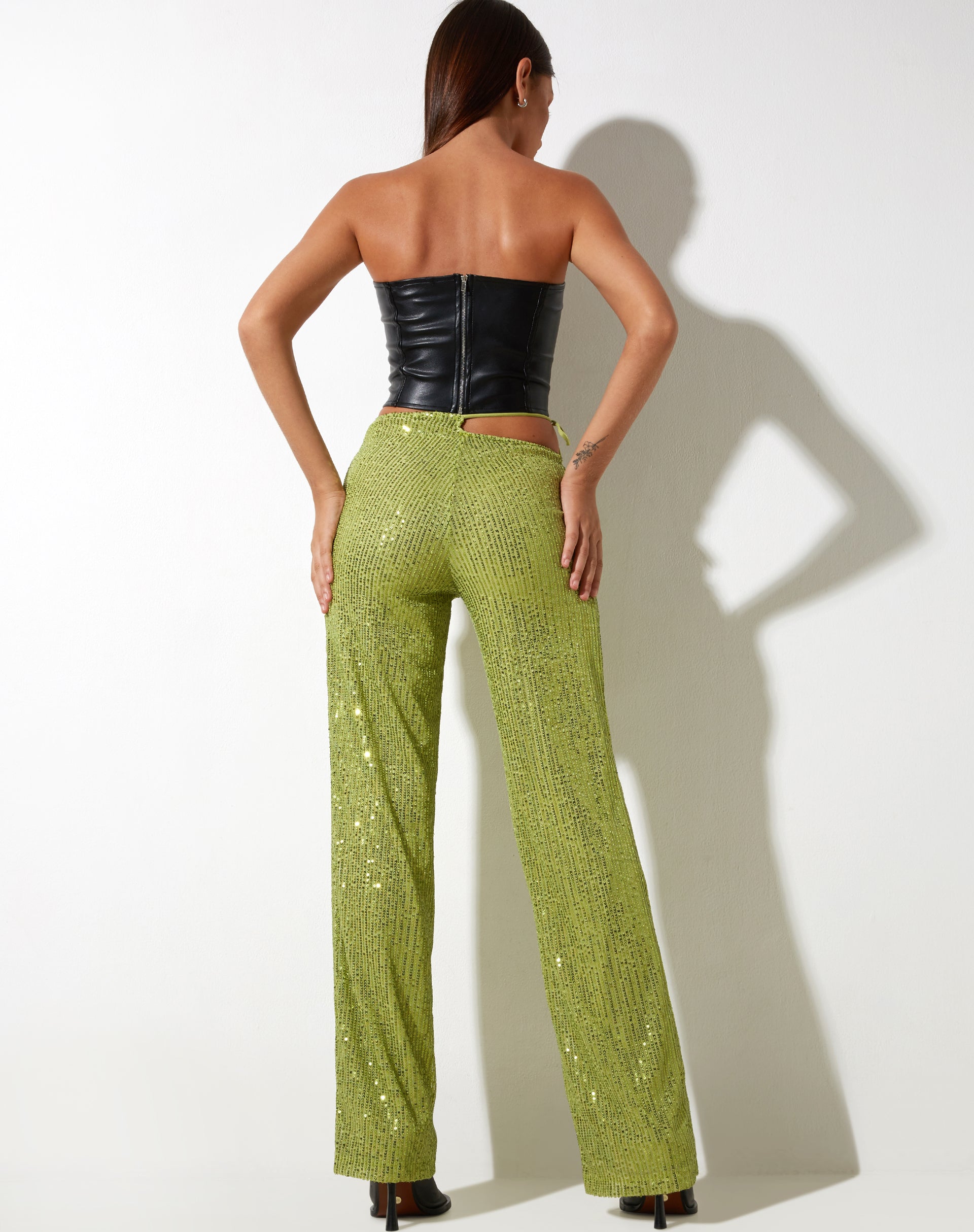 Imagen del pantalón Sanju de lentejuelas drapeadas verde lima
