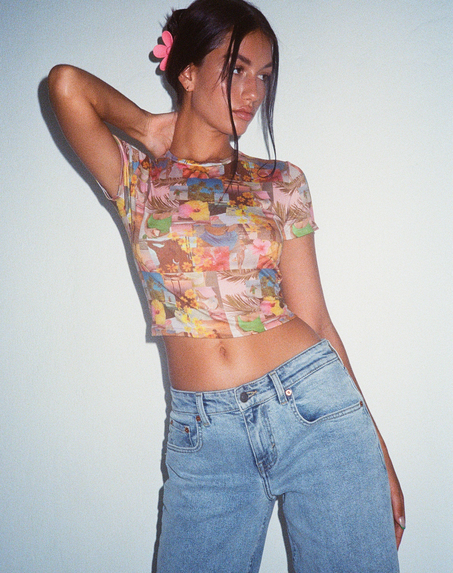MOTEL X BARBARA Camiseta encogida en collage tropical de los 90