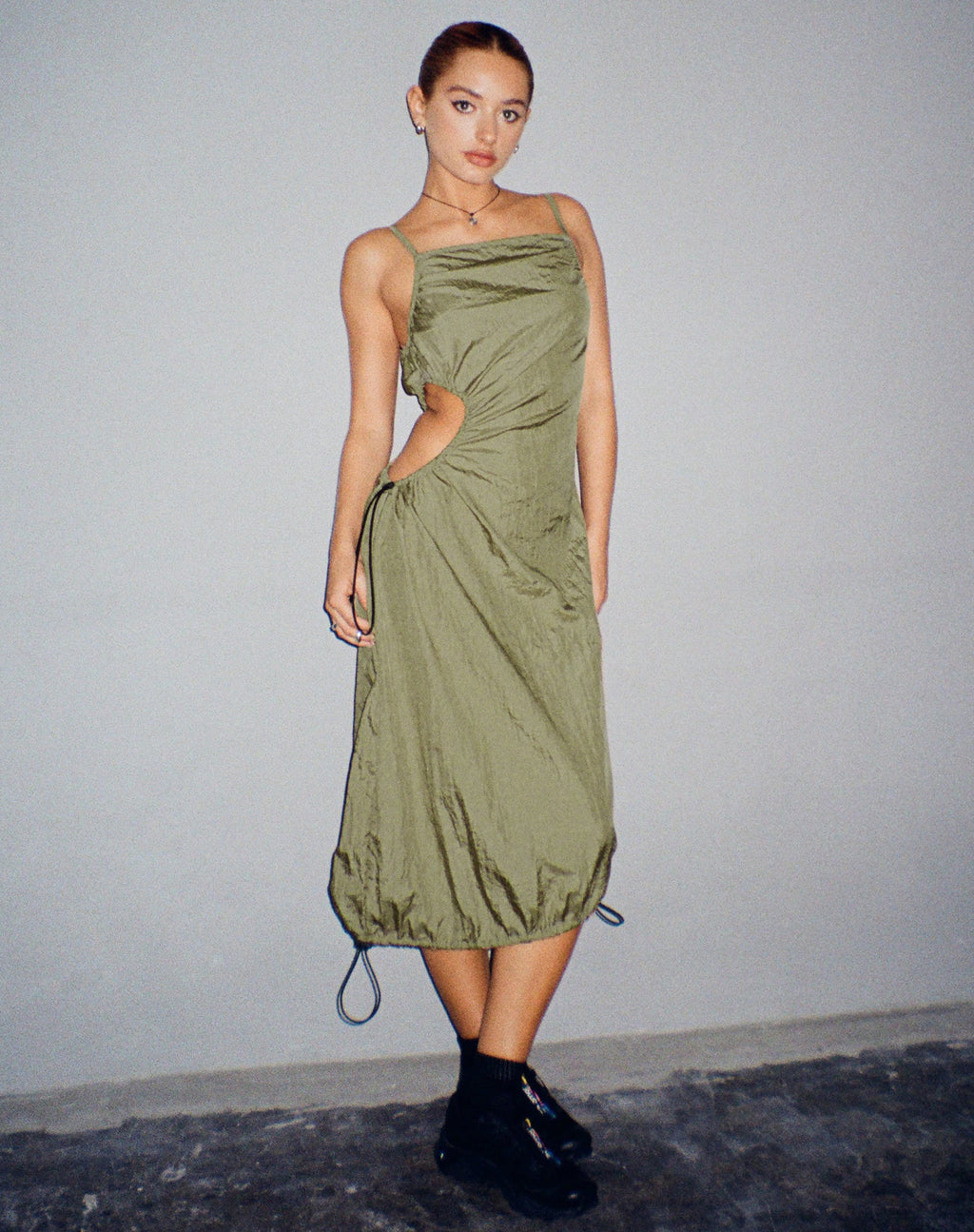 Vestido Daichi Cut Out Midi Verde Plata