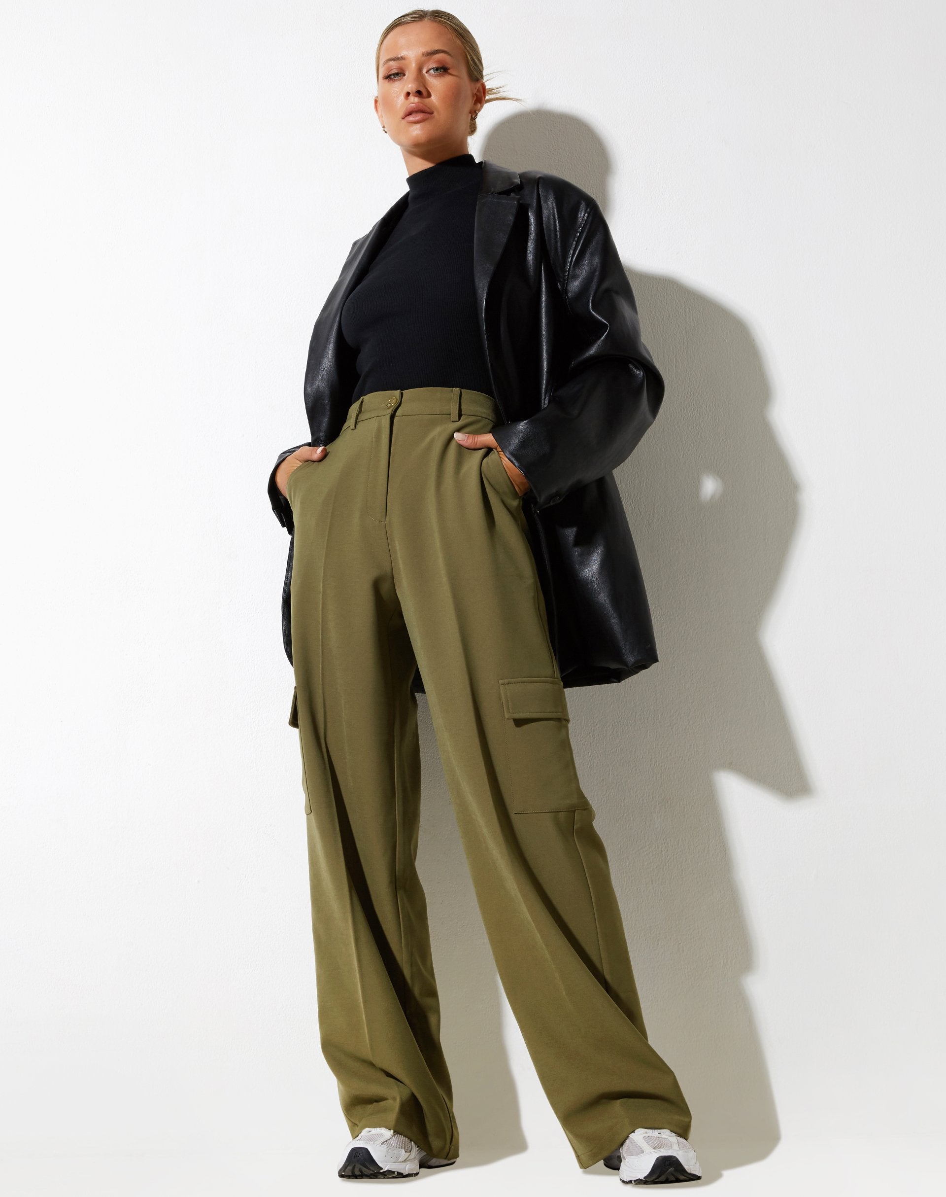 imagen de Pantalón Abba en Cargo Pocket Oliva
