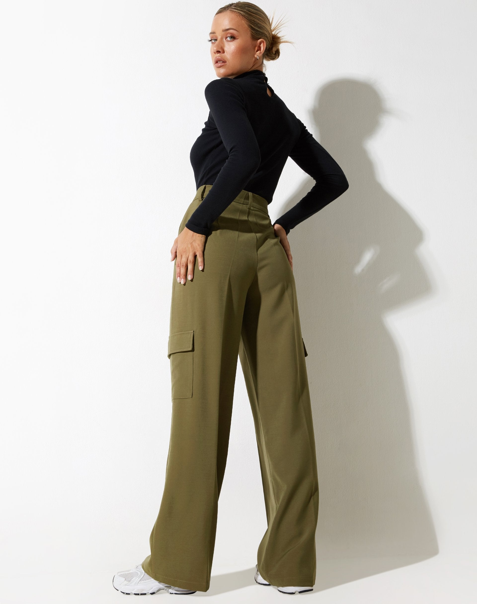 imagen de Pantalón Abba en Cargo Pocket Oliva