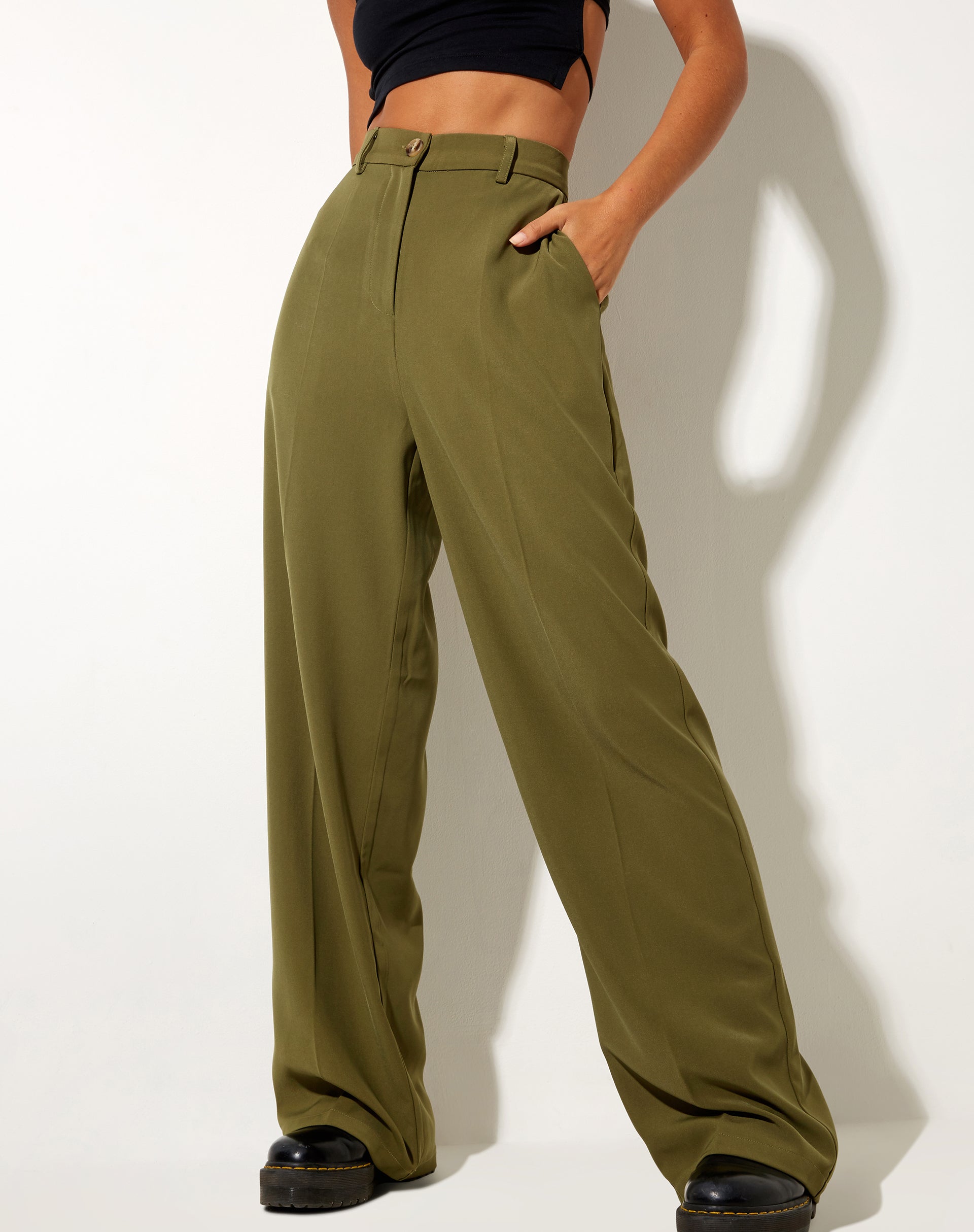 Imagen del pantalón Abba de sastrería caqui
