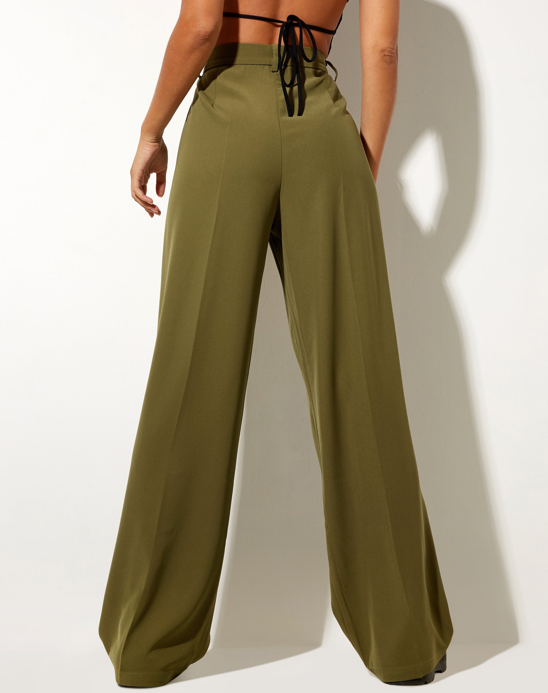 Imagen del pantalón Abba de sastrería caqui
