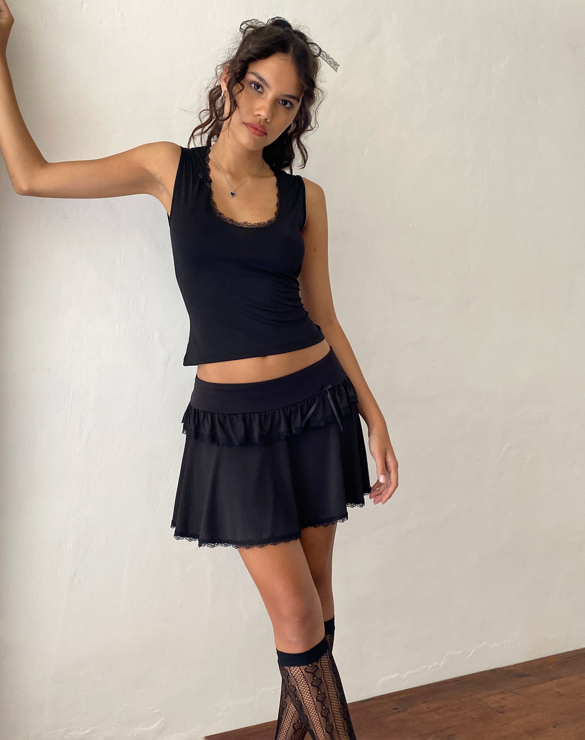 Imagen de Addalyn Minifalda de encaje en negro