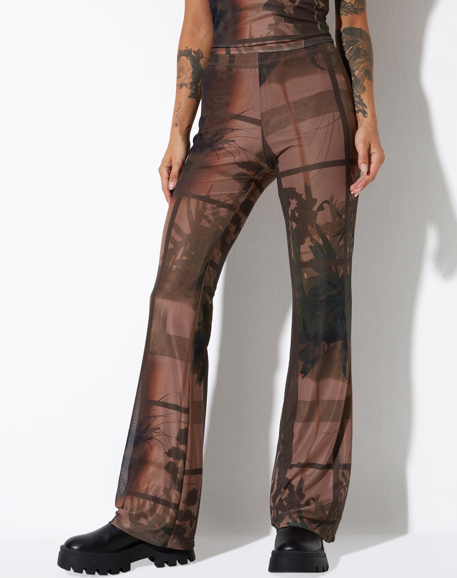 imagen de Agosta Flare Trouser en Photo Brown