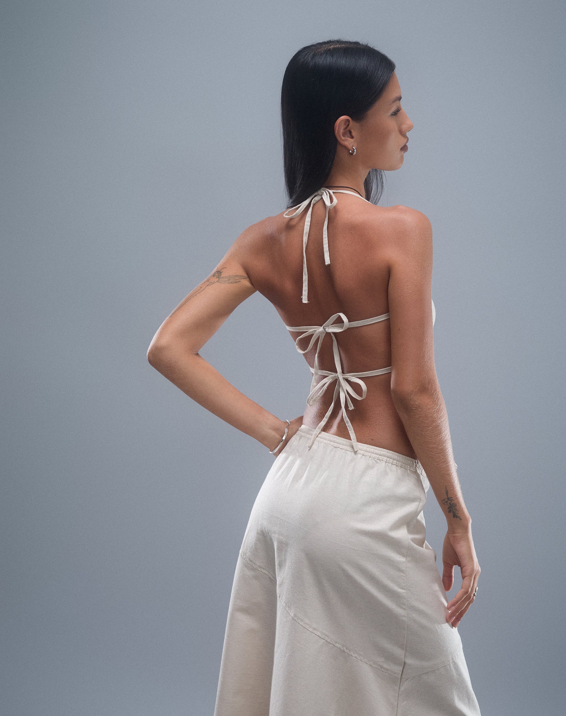Imagen de Aine Top Cuello Haltern en Lino Crudo