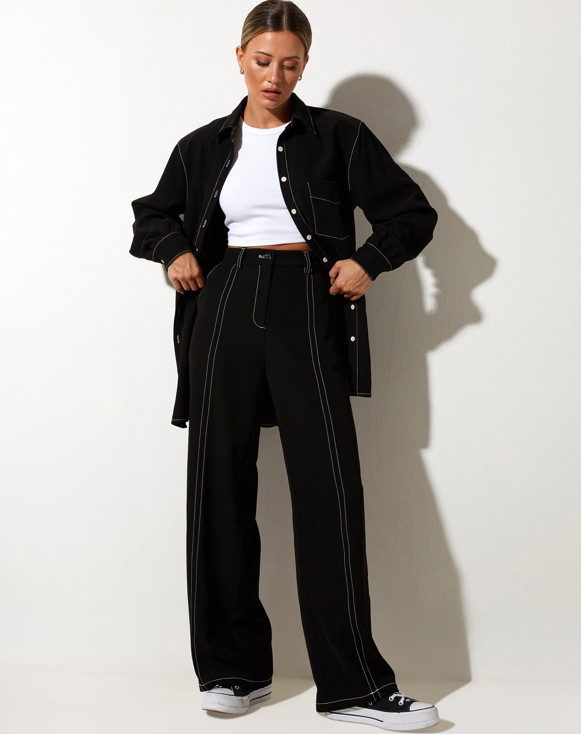 imagen de Albus Trouser en negro con puntada blanca