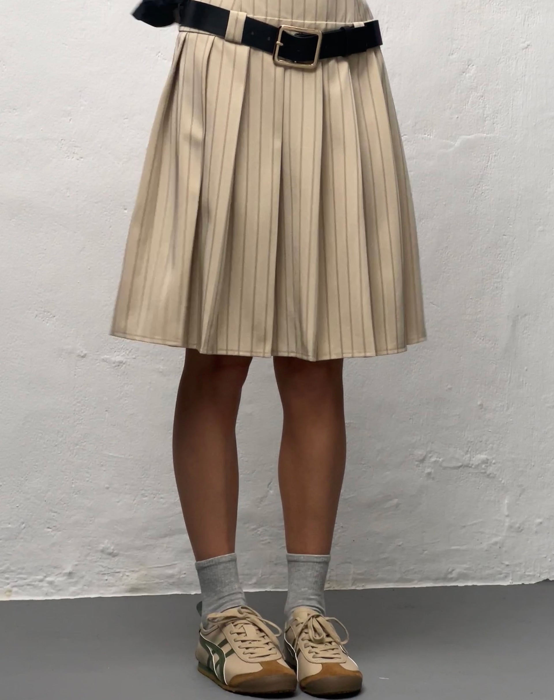 Imagen de Aldari Bandeau Midi Dress in Tailoring Tan Pinstripe
