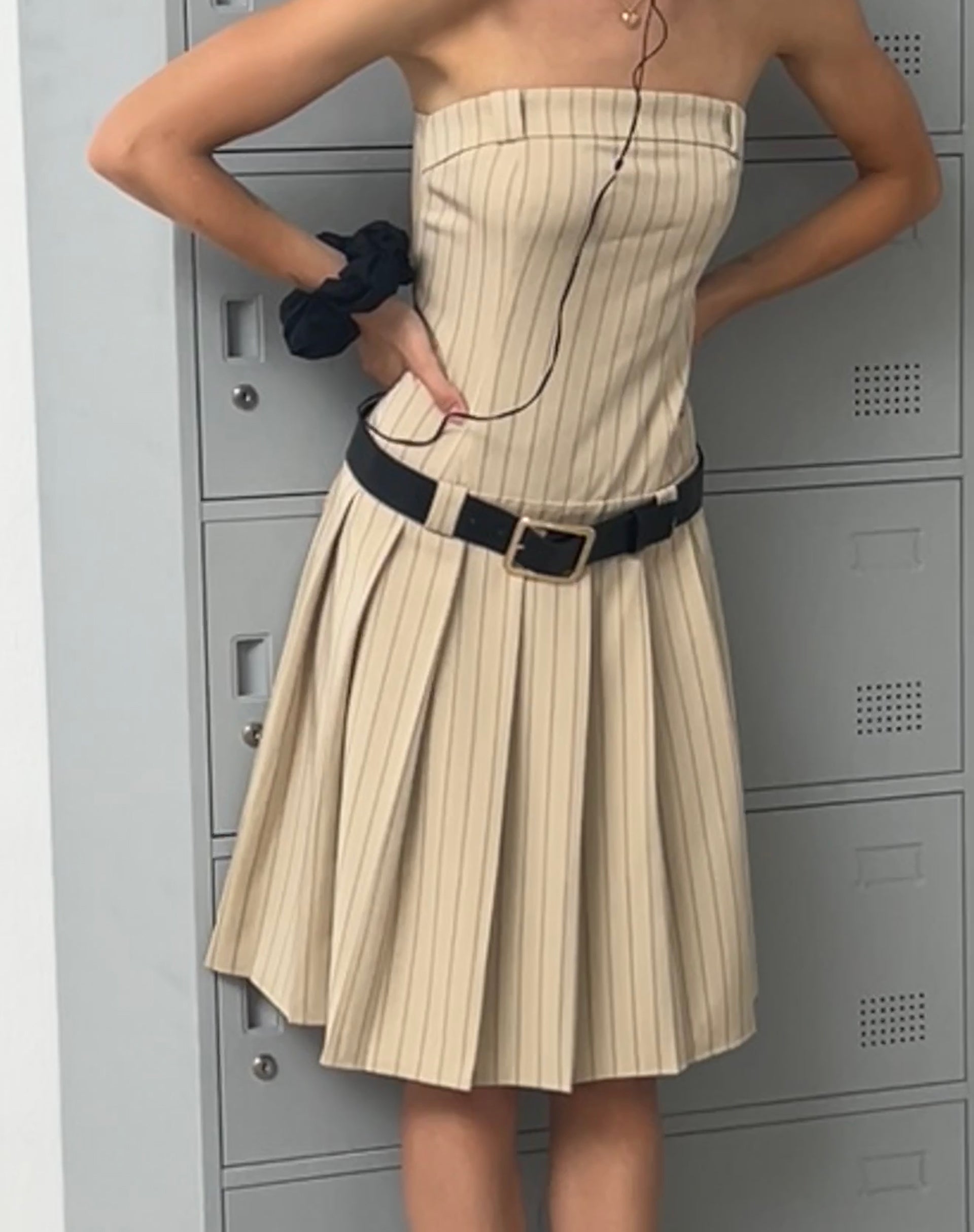 Imagen de Aldari Bandeau Midi Dress in Tailoring Tan Pinstripe