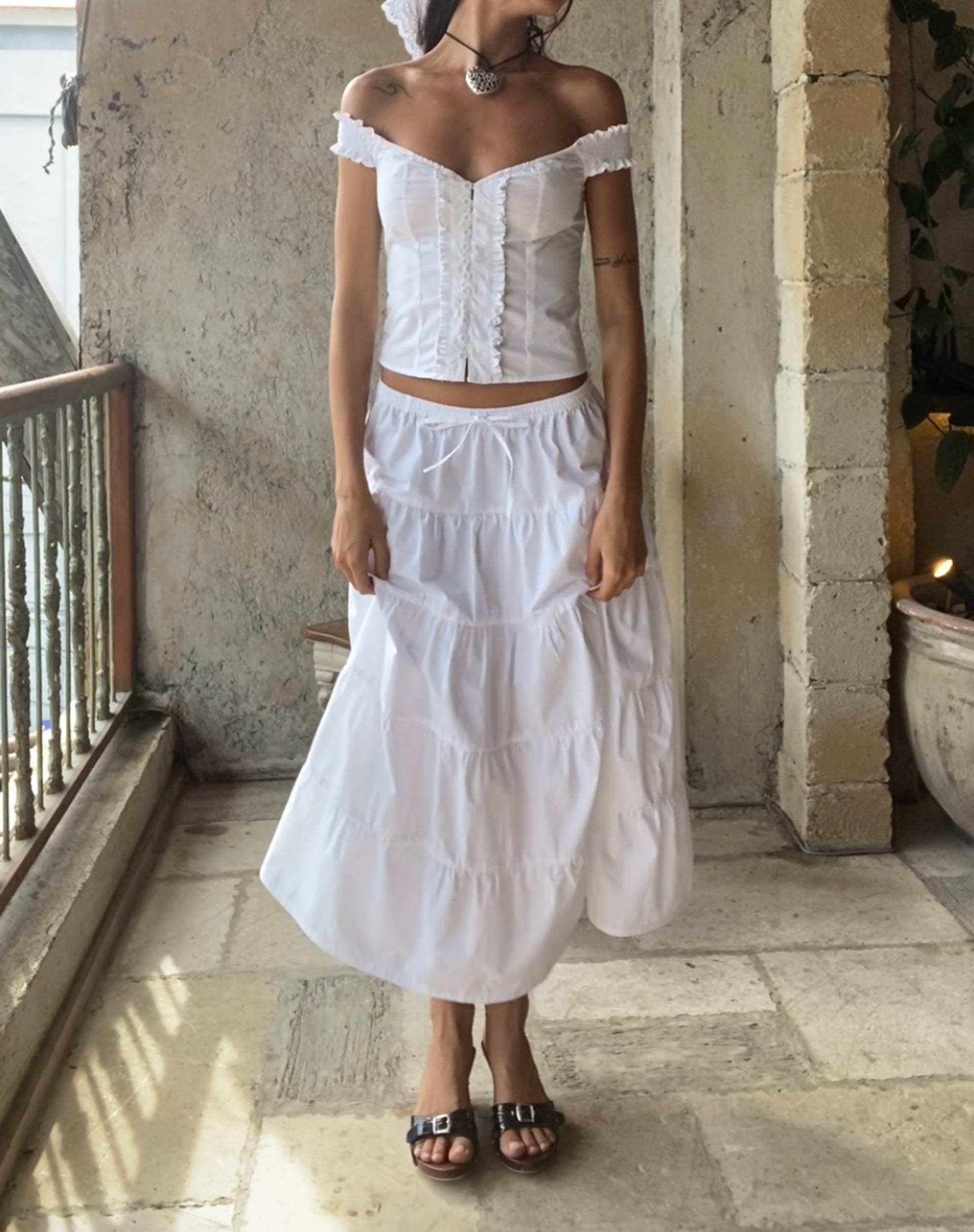 Imagen de Izumi Falda midi en popelina blanca