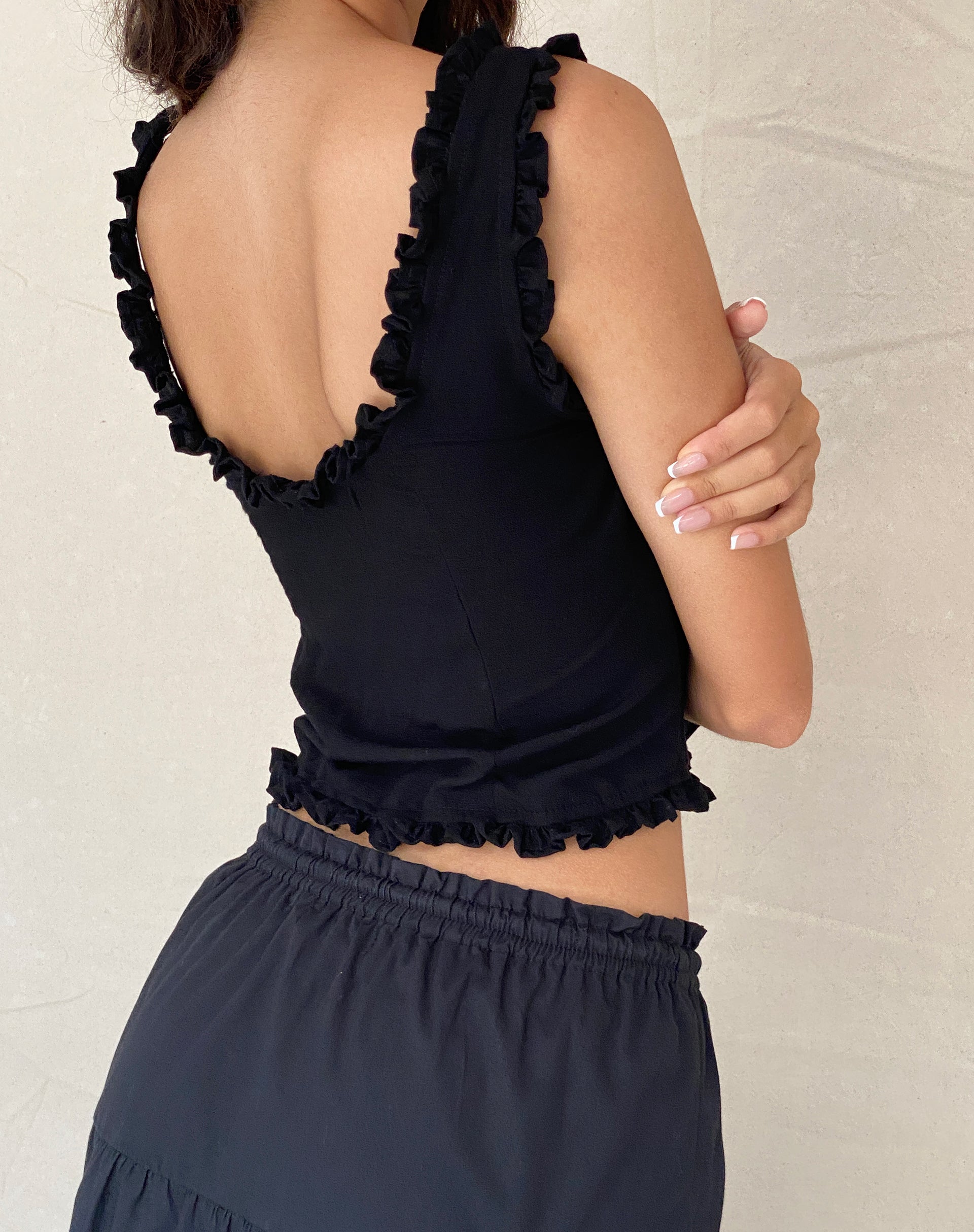 Imagen de Alsa Ruffle Edge Top en Negro
