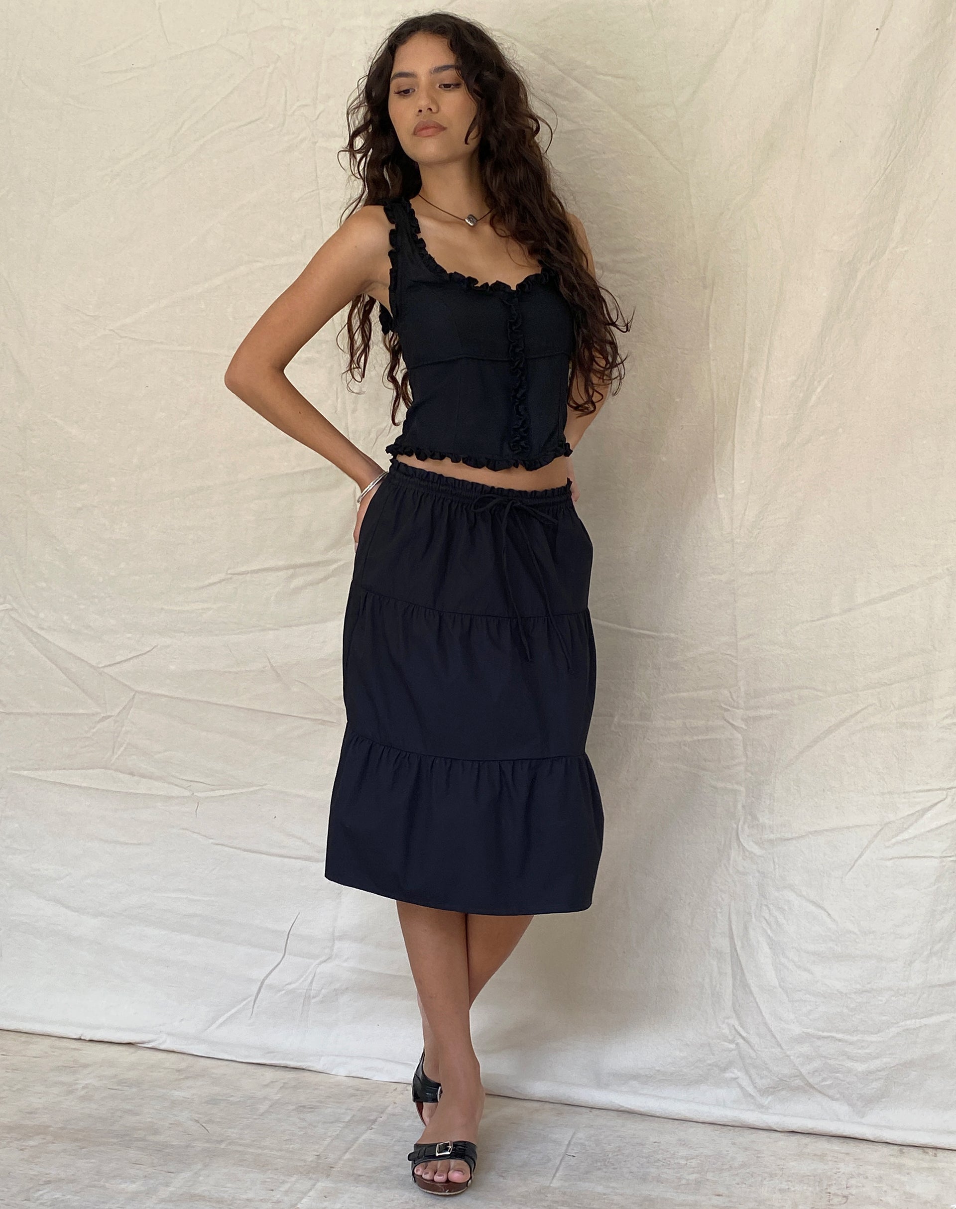 Imagen de Alsa Ruffle Edge Top en Negro