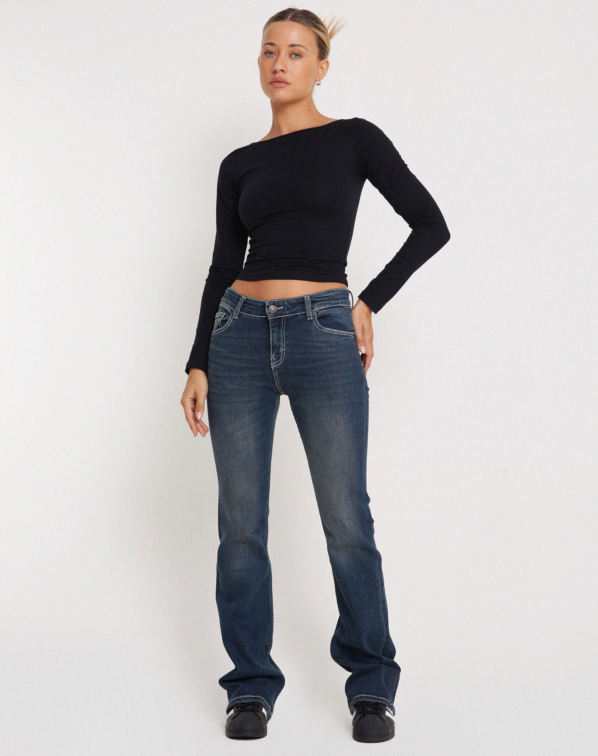 Imagen de Amabon Crop Top de manga larga en negro