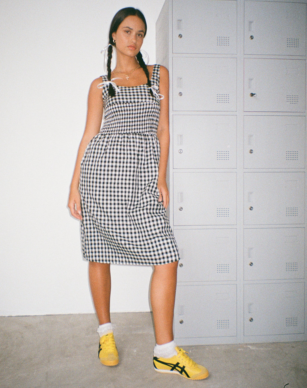 Vestido midi Ambrose de guinga blanca y negra