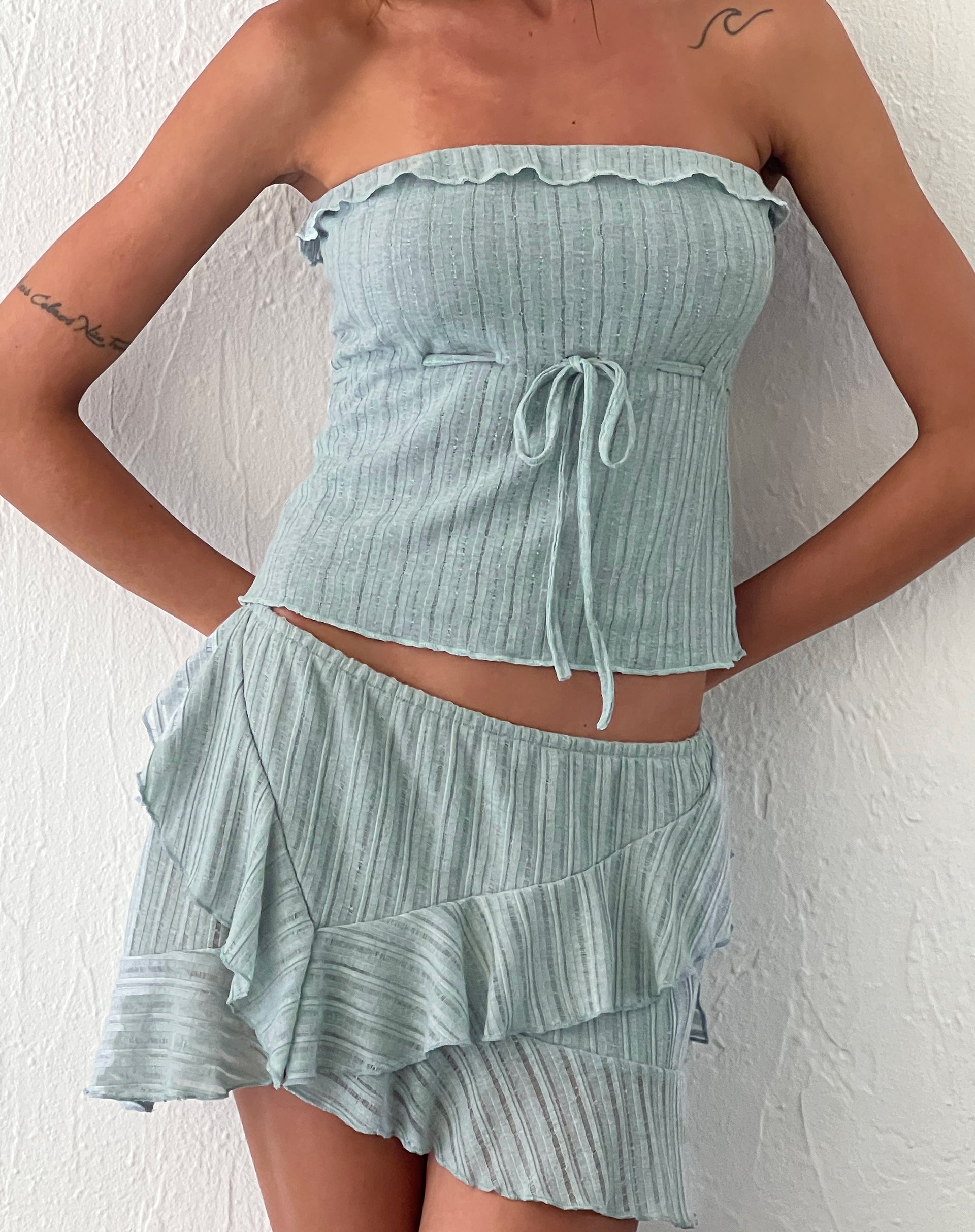 Imagen de la minifalda Anis Ruffle Hem en Powder Blue