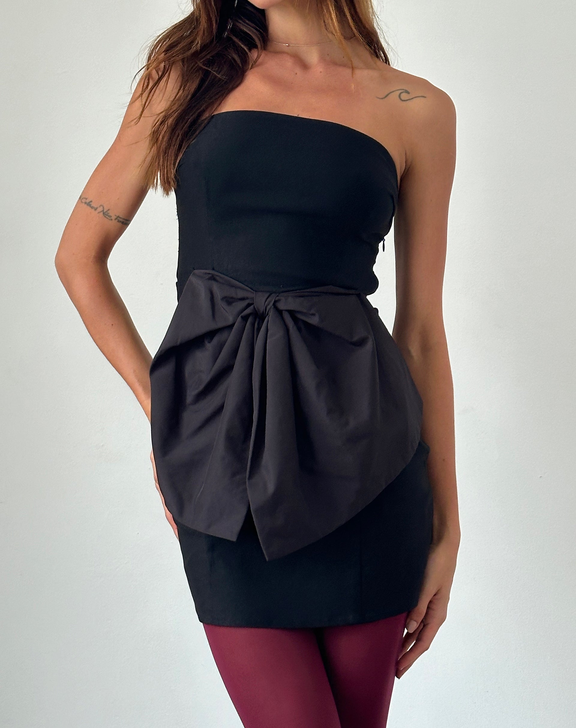 Imagen de Ardeola Mini Vestido a Medida con Lazo Grande en Negro