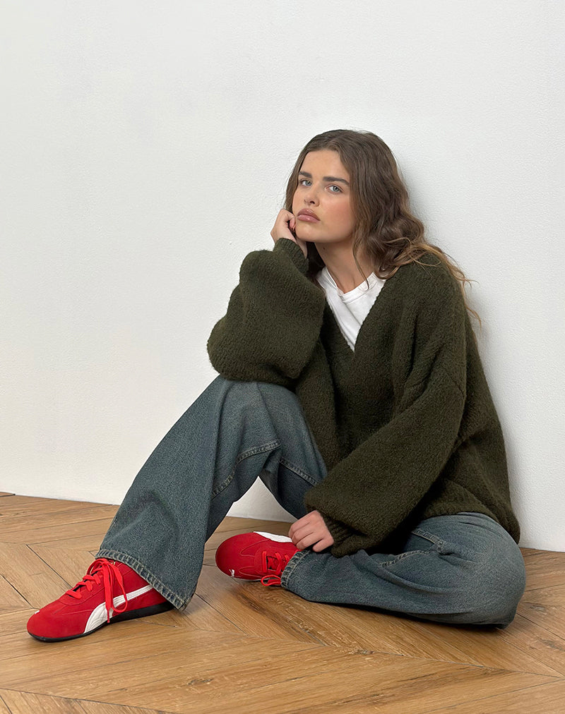 Asato Chunky V Neck Jumper en caqui cepillado