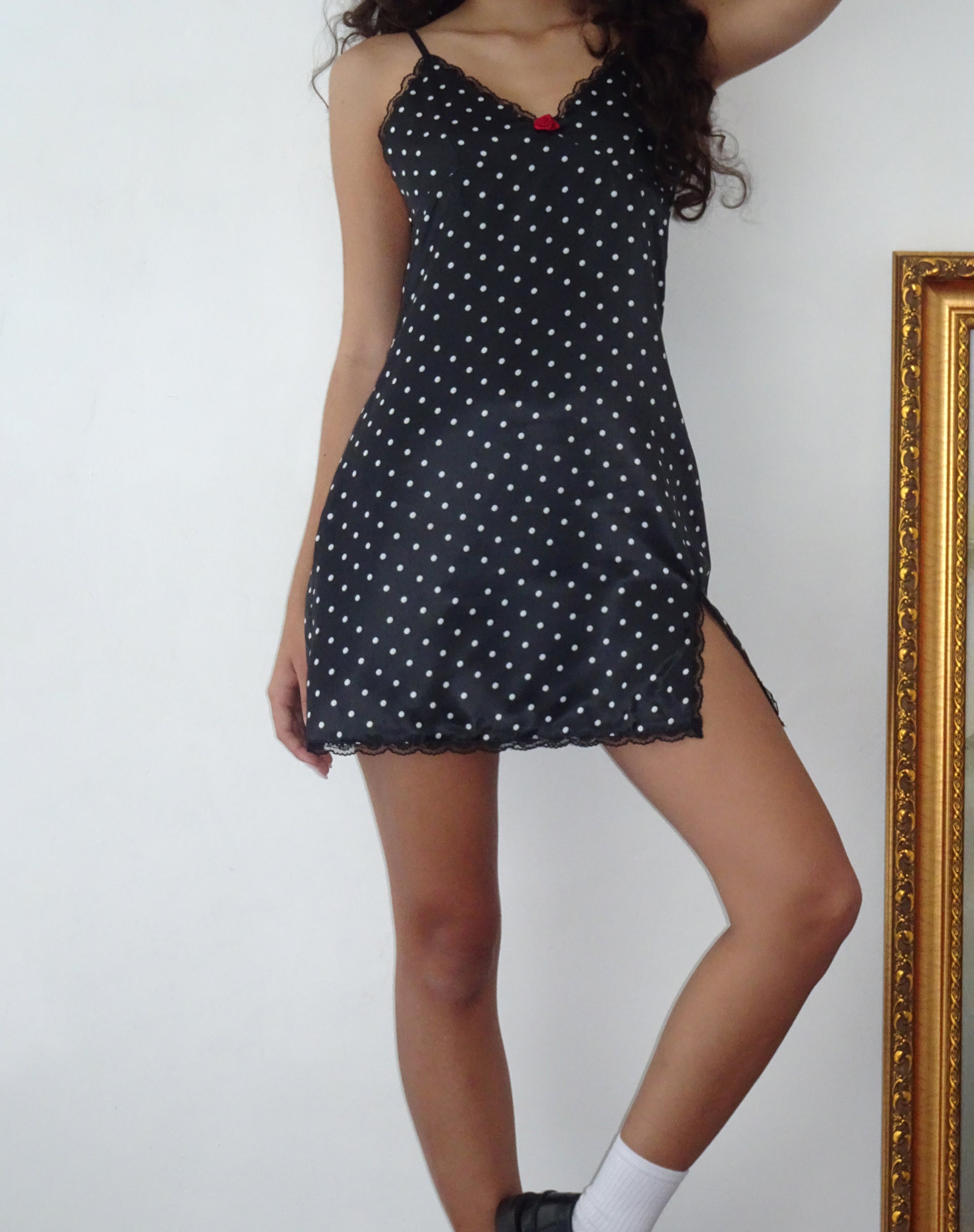 Imagen de Astrid Mini Vestido de Raso de Lunares Negro