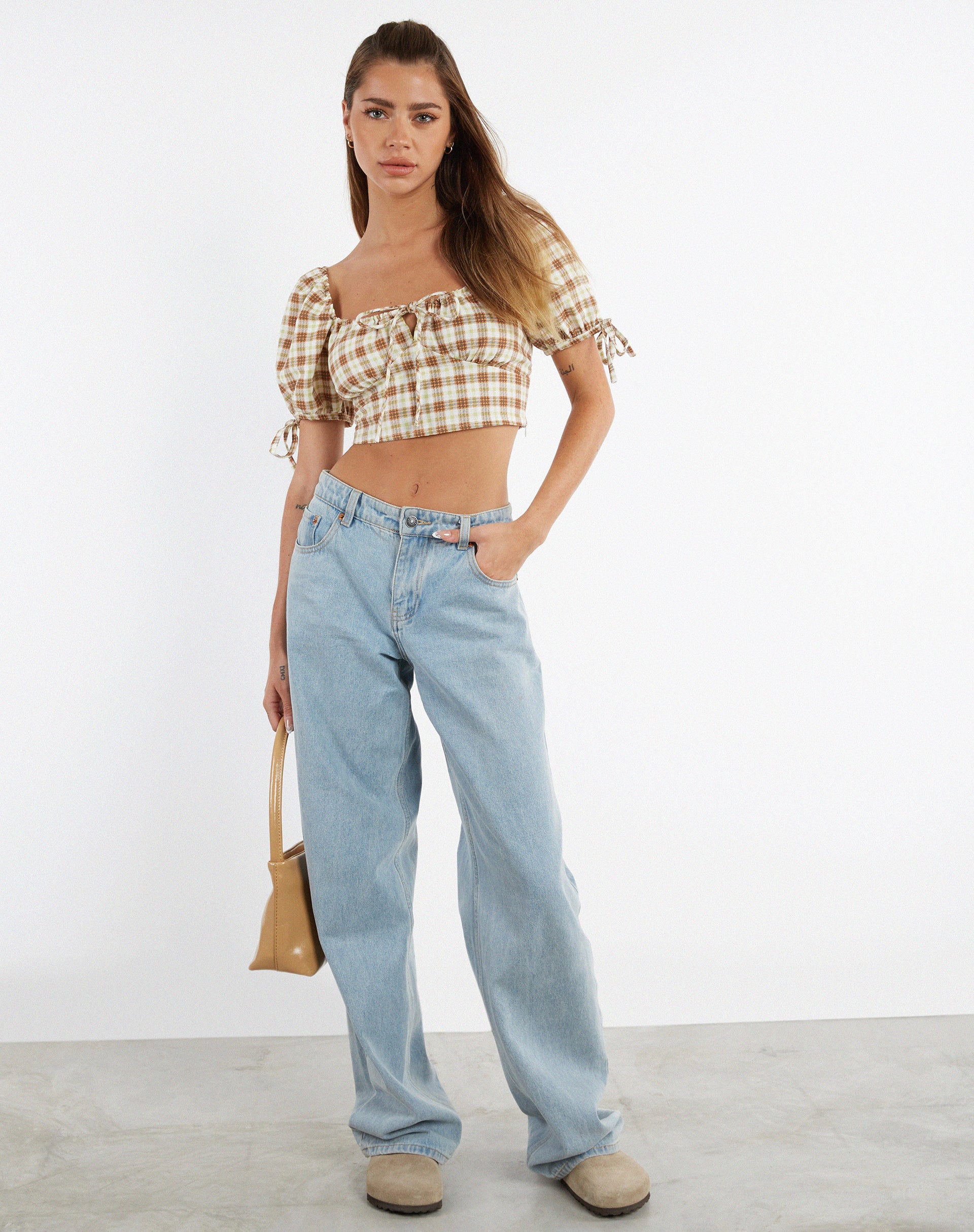 imagen de MOTEL X JACQUIE Auri Crop Top en cuadros marrones amarillos