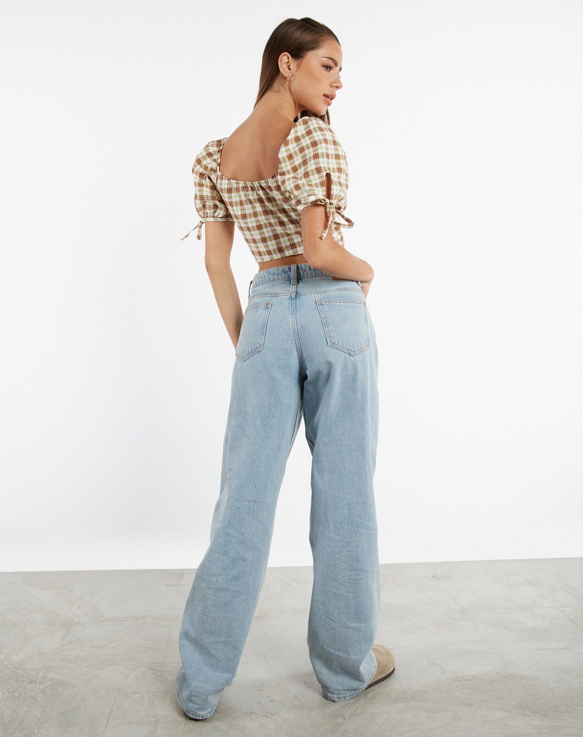 imagen de MOTEL X JACQUIE Auri Crop Top en cuadros marrones amarillos