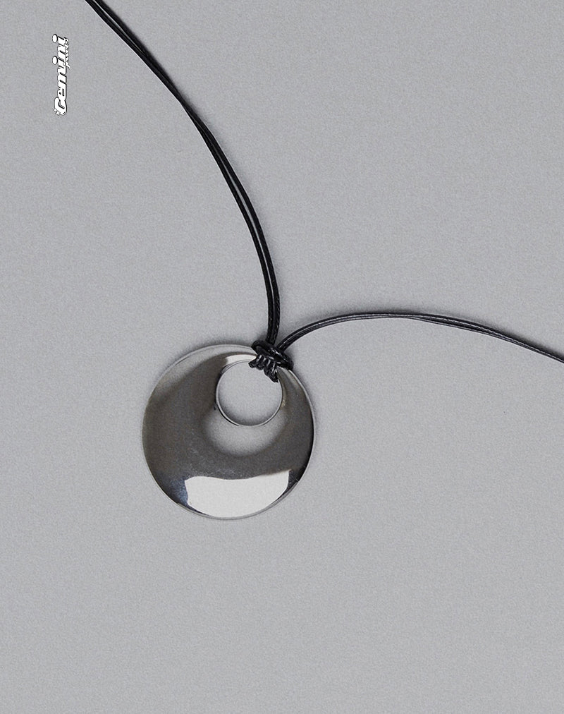 Imagen de Aurora Cord Circle Necklace de Gemini Jewels