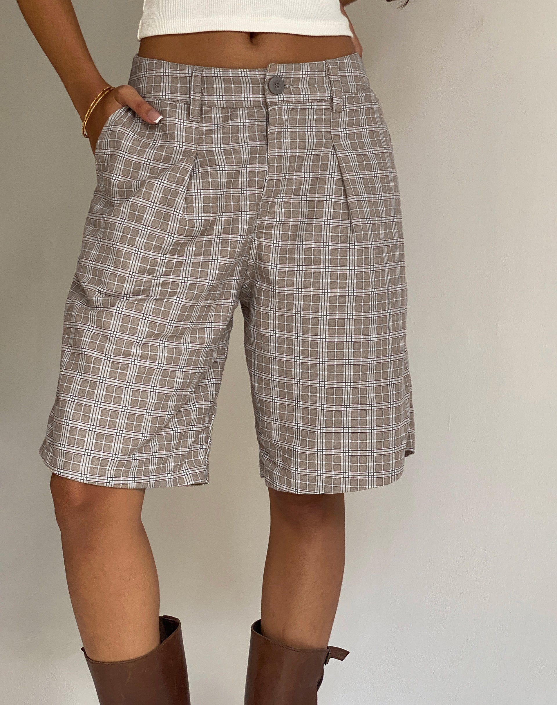 imagen de Gail Longline Shorts in Taupe Check
