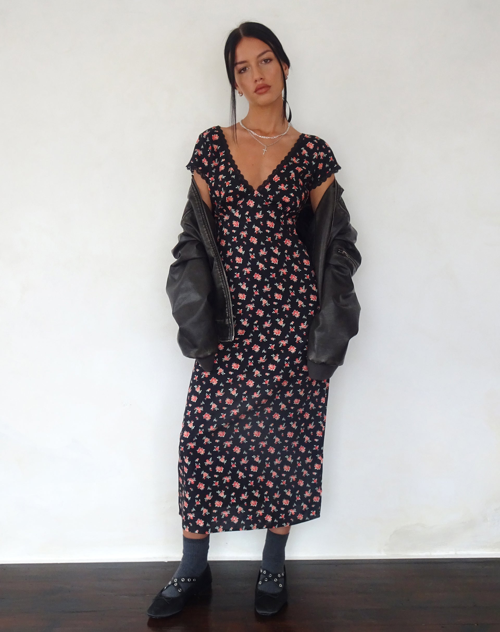 Imagen de Bahata Midi Dress in Flowing Rose Negro