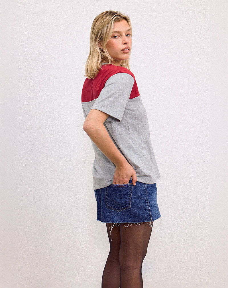 Imagen de Balap Oversized Top en gris marga y rojo adrenalina con '86' Emb